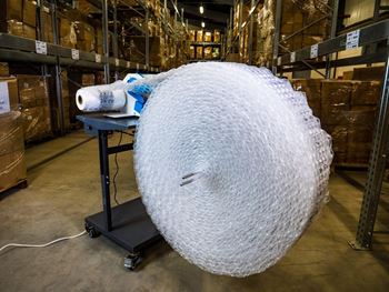 Obrázek z Fólie pro výrobu vzduchové výplně - bublinky - 30x30x4cm 