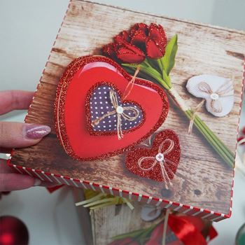 Obrázek z Dárková krabička 15 cm -  srdce s růží 