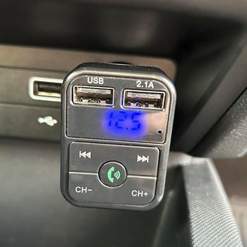 Obrázek z FM bluetooth transmitter do auta s USB 