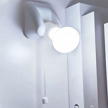 Obrázek Nástěnná LED lampička k posteli se šňůrkovým vypínačem