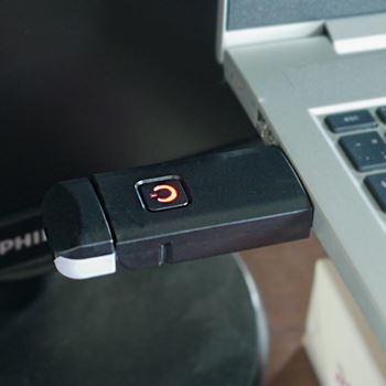 Obrázek z Skládací LED lampička na čtení s klipem 