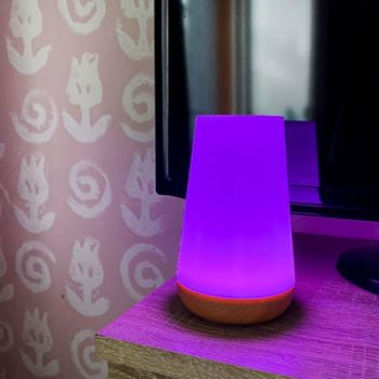 Obrázek Chytrá LED lampička měnící barvy